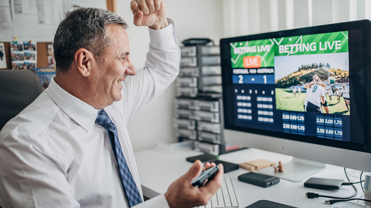 Unlock the Secrets: What is Group Betting in Golf?
