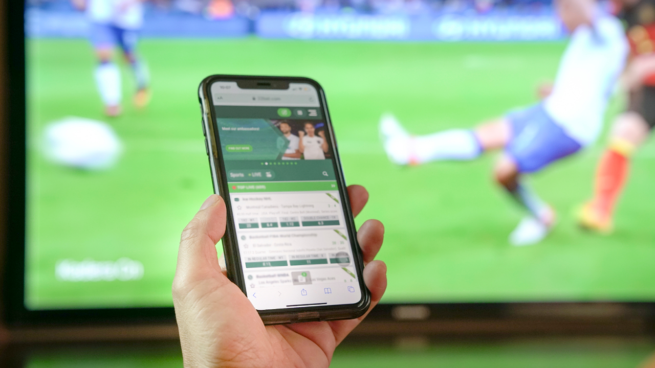 What Does Each Way Mean in Golf Betting: A Complete Guide